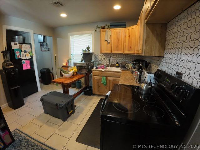 5947 E Newton Street, Tulsa, OK 74115