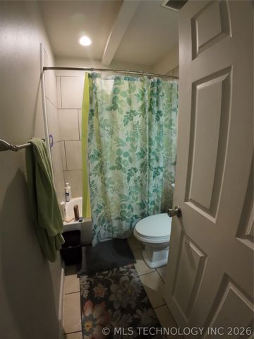 5947 E Newton Street, Tulsa, OK 74115