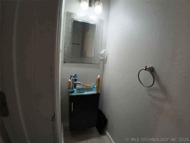 5947 E Newton Street, Tulsa, OK 74115