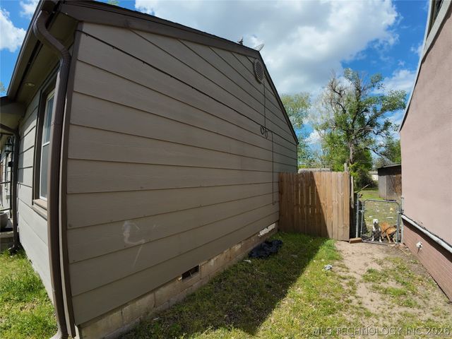 5947 E Newton Street, Tulsa, OK 74115