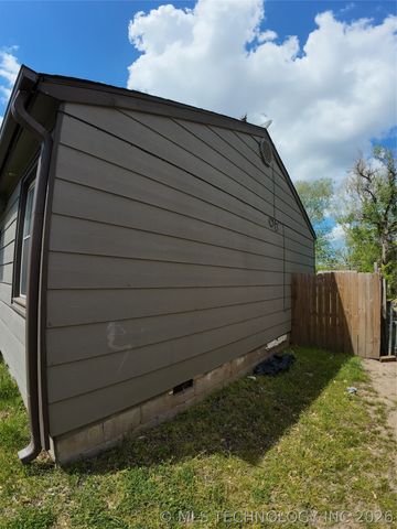 5947 E Newton Street, Tulsa, OK 74115