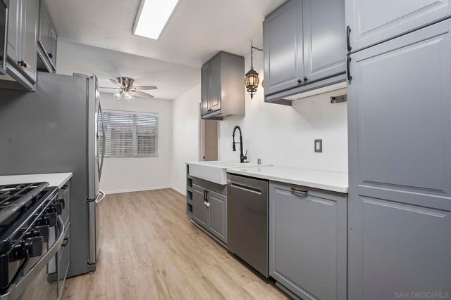 9767 Halberns Blvd, Santee, CA 92071