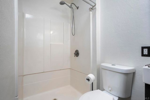 9767 Halberns Blvd, Santee, CA 92071