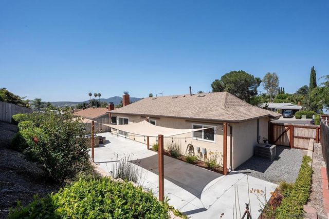 9767 Halberns Blvd, Santee, CA 92071