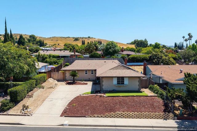 9767 Halberns Blvd, Santee, CA 92071