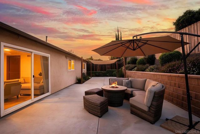 9767 Halberns Blvd, Santee, CA 92071