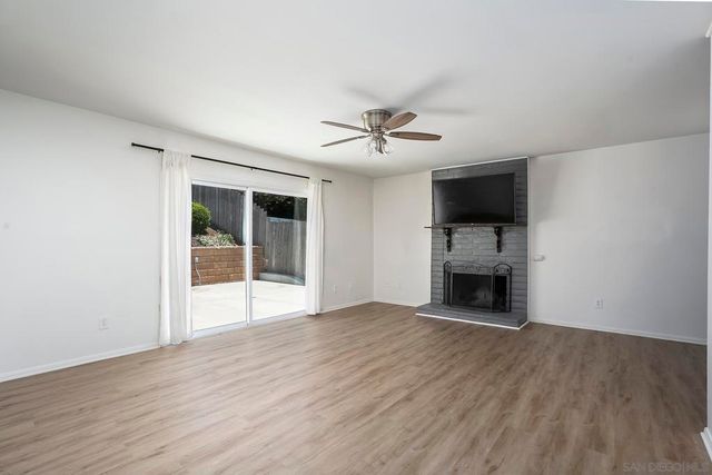 9767 Halberns Blvd, Santee, CA 92071