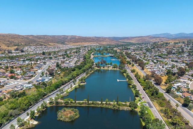 9767 Halberns Blvd, Santee, CA 92071