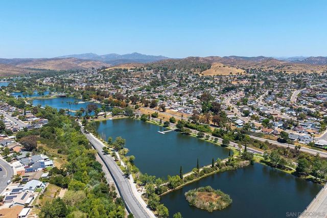 9767 Halberns Blvd, Santee, CA 92071