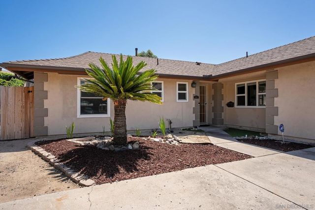 9767 Halberns Blvd, Santee, CA 92071