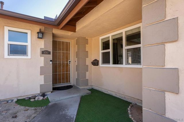 9767 Halberns Blvd, Santee, CA 92071