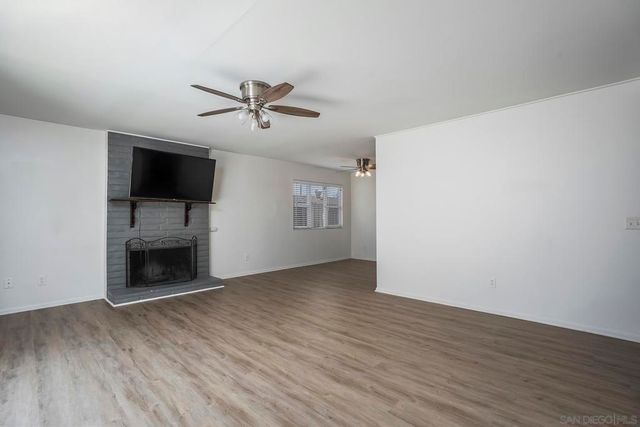 9767 Halberns Blvd, Santee, CA 92071