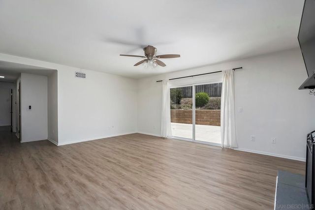 9767 Halberns Blvd, Santee, CA 92071