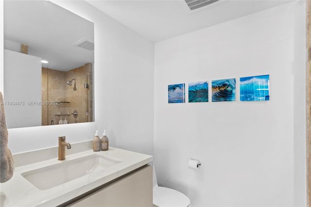 1331 Brickell Bay Dr 3007, Miami, FL 33131