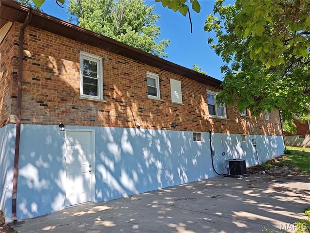 240 Lakeview Drive, Elsberry, MO 63343