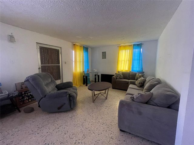 Valle Hermoso TOMAS DE CASTRO, Caguas, PR 00725