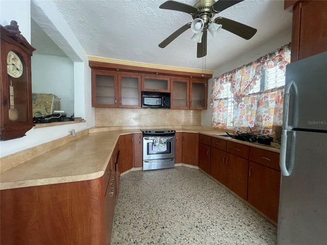 Valle Hermoso TOMAS DE CASTRO, Caguas, PR 00725