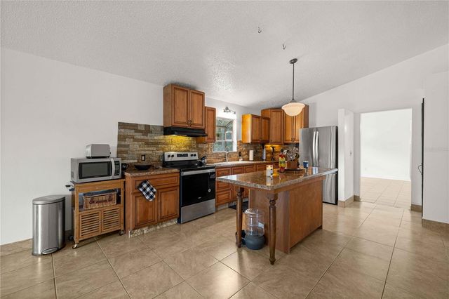 1890 NW 167TH PLACE, Trenton, FL 32693