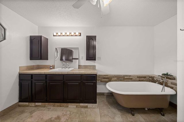 1890 NW 167TH PLACE, Trenton, FL 32693