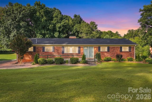 9716 Sunway Drive, Charlotte, NC 28227