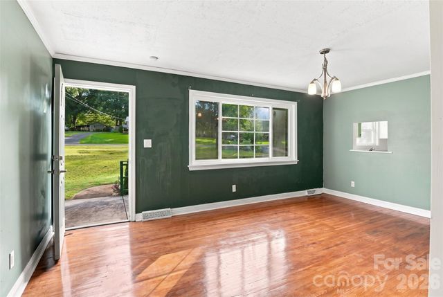 9716 Sunway Drive, Charlotte, NC 28227