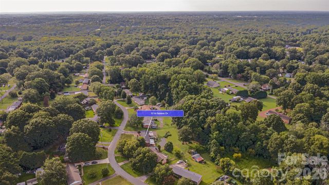 9716 Sunway Drive, Charlotte, NC 28227