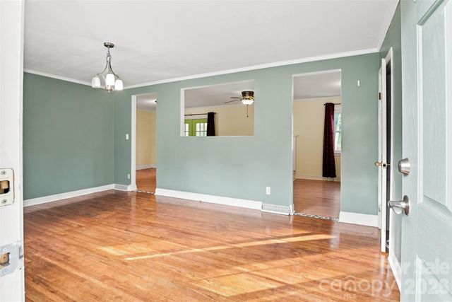 9716 Sunway Drive, Charlotte, NC 28227