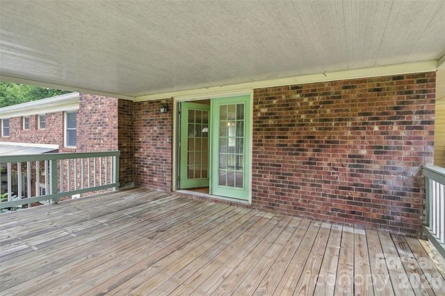 9716 Sunway Drive, Charlotte, NC 28227