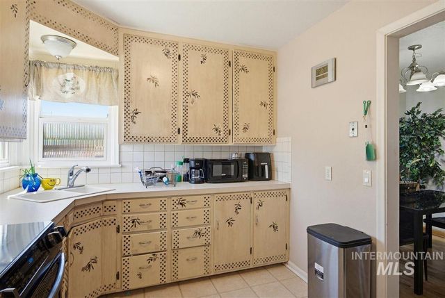 939 W Owyhee St, Kuna, ID 83634