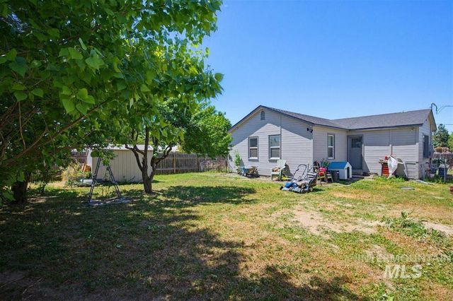 939 W Owyhee St, Kuna, ID 83634