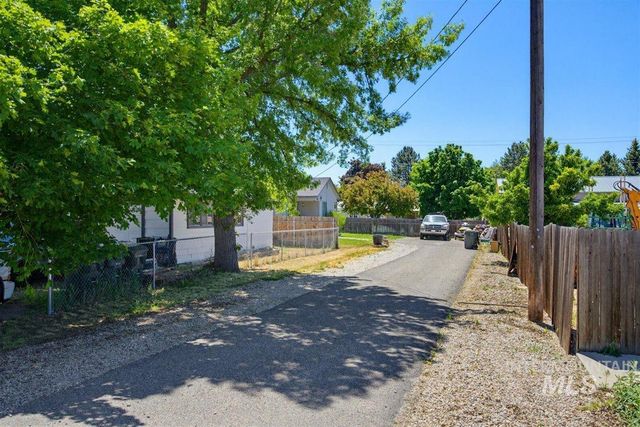 939 W Owyhee St, Kuna, ID 83634