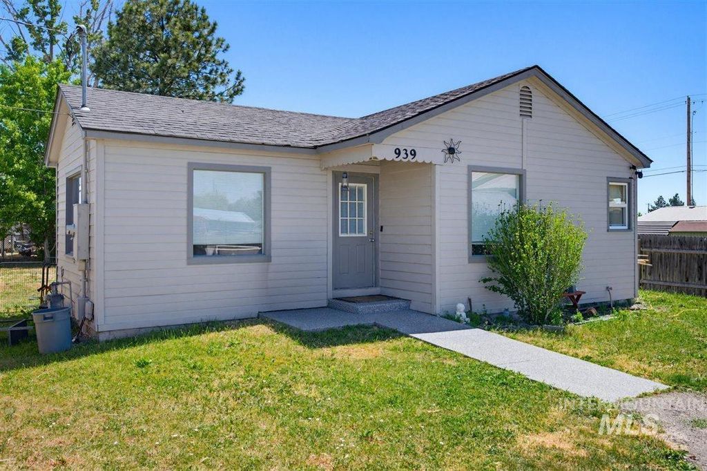 939 W Owyhee St, Kuna, ID 83634