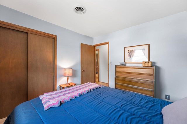 1826 Dewitt COURT, Waukesha, WI 53186