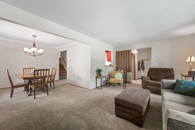 1826 Dewitt COURT, Waukesha, WI 53186