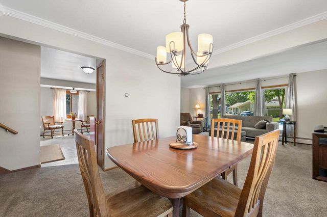 1826 Dewitt COURT, Waukesha, WI 53186