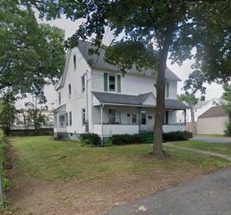 17 Jackson Street, Manchester, CT 06040