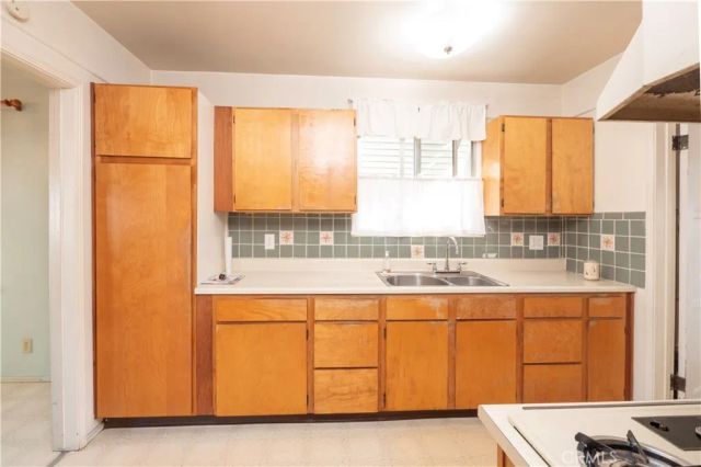 2147 DIVINE, Monterey Park, CA 91754