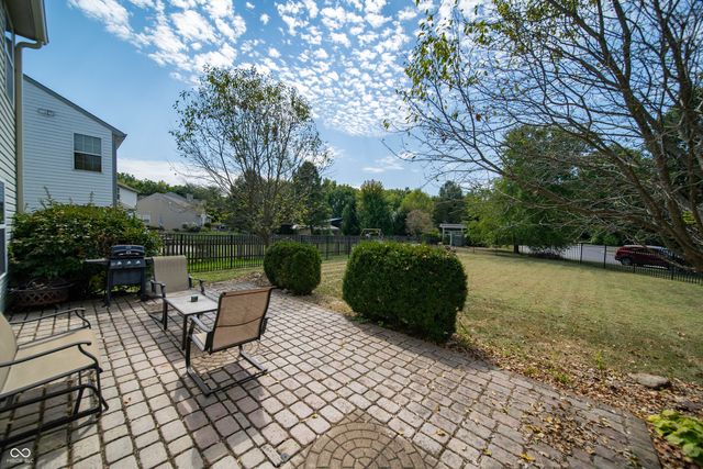 5879 Columbia Circle S, Greenwood, IN 46142