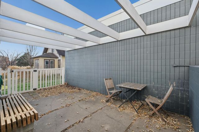 1261 Cleveland Avenue N 2A, Saint Paul, MN 55108