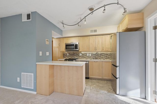 1261 Cleveland Avenue N 2A, Saint Paul, MN 55108