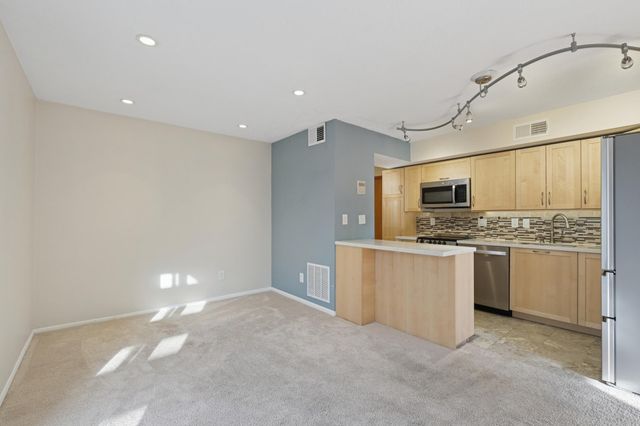 1261 Cleveland Avenue N 2A, Saint Paul, MN 55108