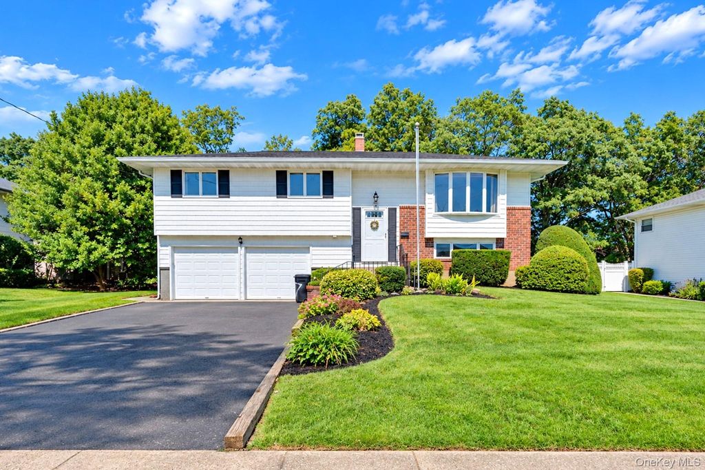 107 Headline Road, Deer Park, NY 11729 — exterior