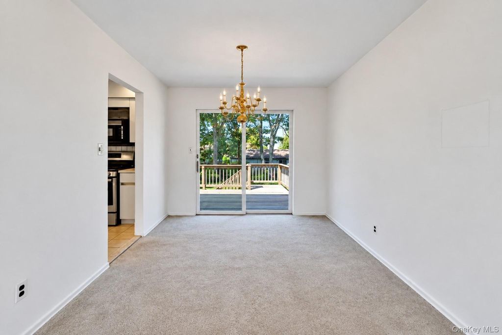 107 Headline Road, Deer Park, NY 11729 — photo 4