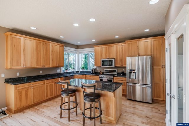 2697 Broadway St NW, Albany, OR 97321