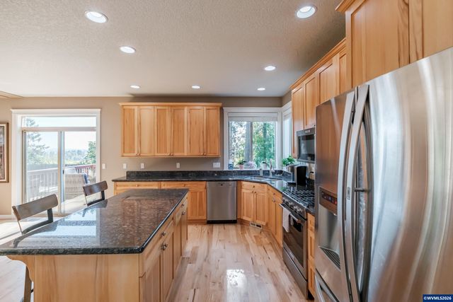 2697 Broadway St NW, Albany, OR 97321