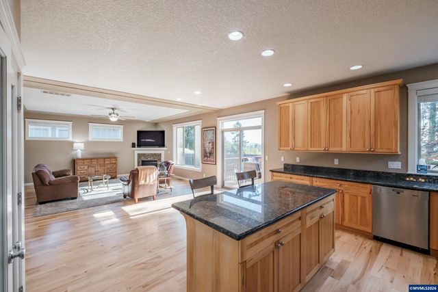 2697 Broadway St NW, Albany, OR 97321