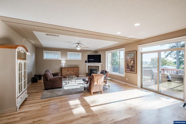 2697 Broadway St NW, Albany, OR 97321