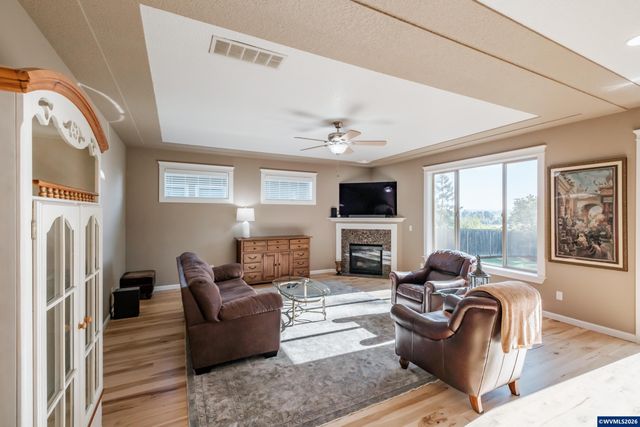 2697 Broadway St NW, Albany, OR 97321