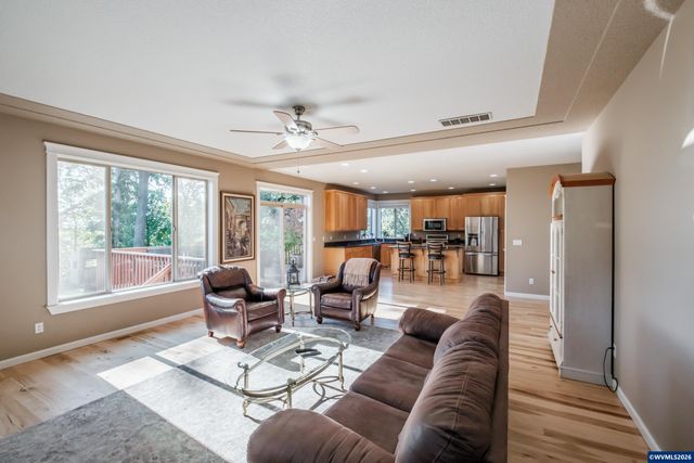 2697 Broadway St NW, Albany, OR 97321