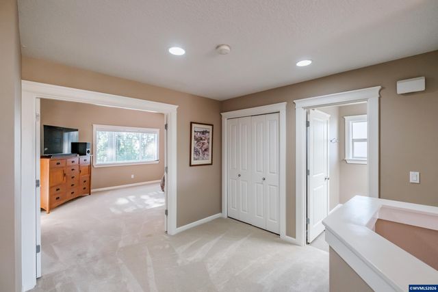 2697 Broadway St NW, Albany, OR 97321